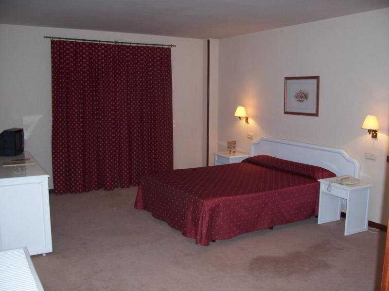Mlc Benavente Hotel Ruang foto