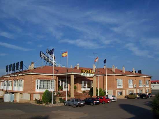 Mlc Benavente Hotel Bagian luar foto