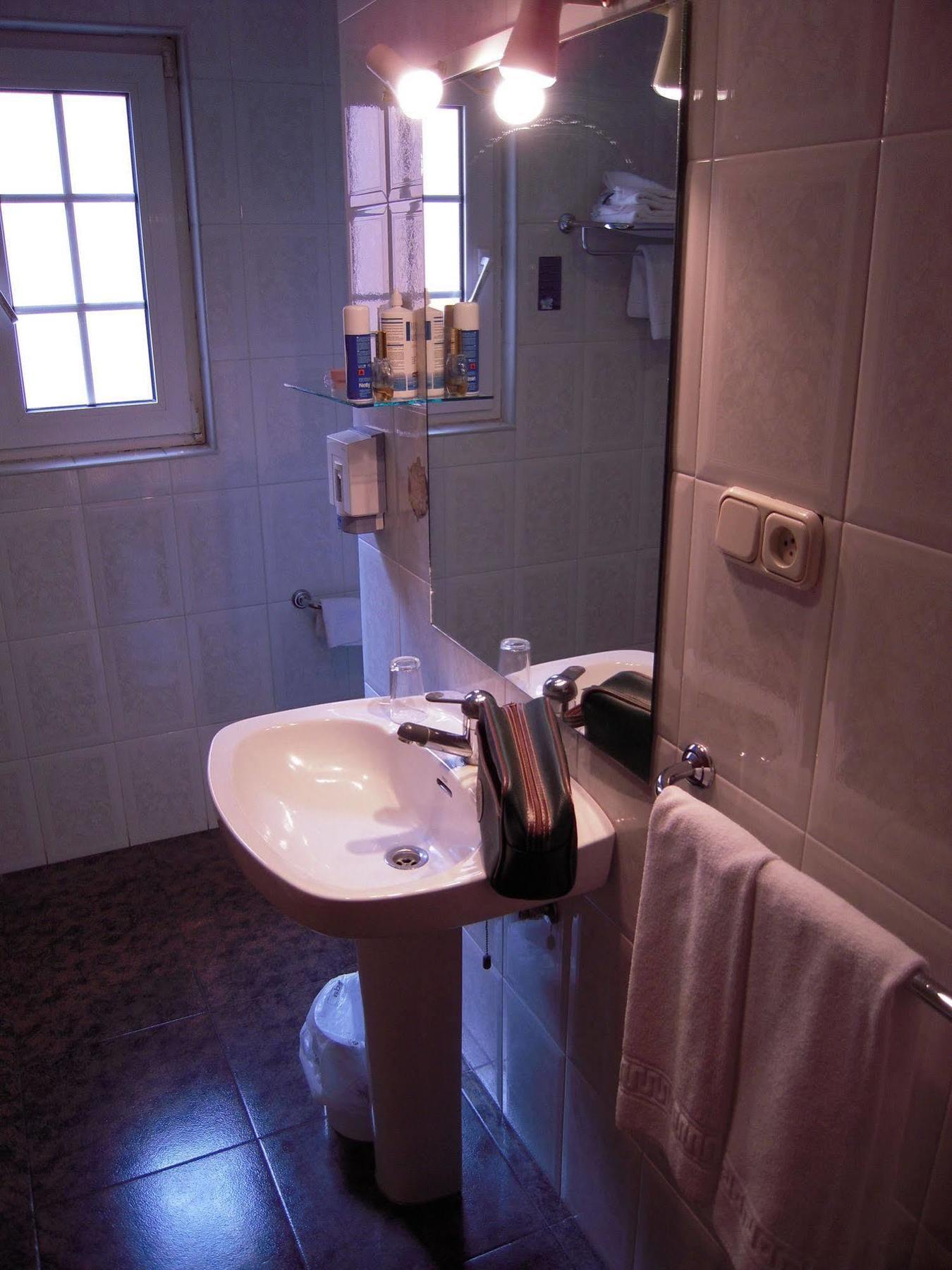 Mlc Benavente Hotel Bagian luar foto