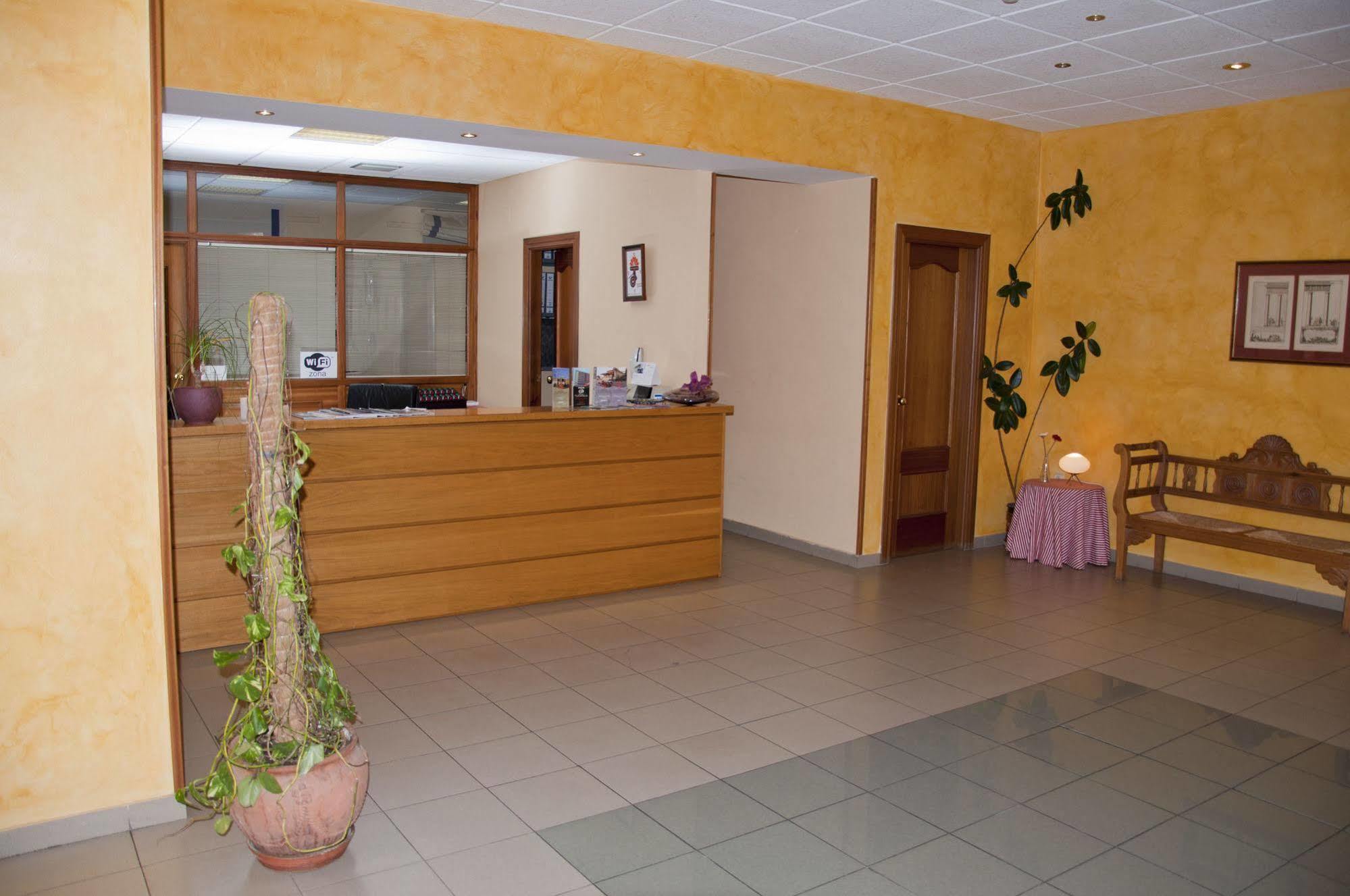 Mlc Benavente Hotel Bagian luar foto